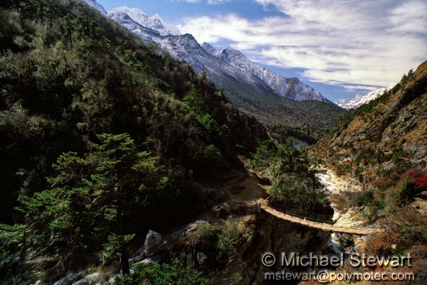 Between Tengboche and Pangboche